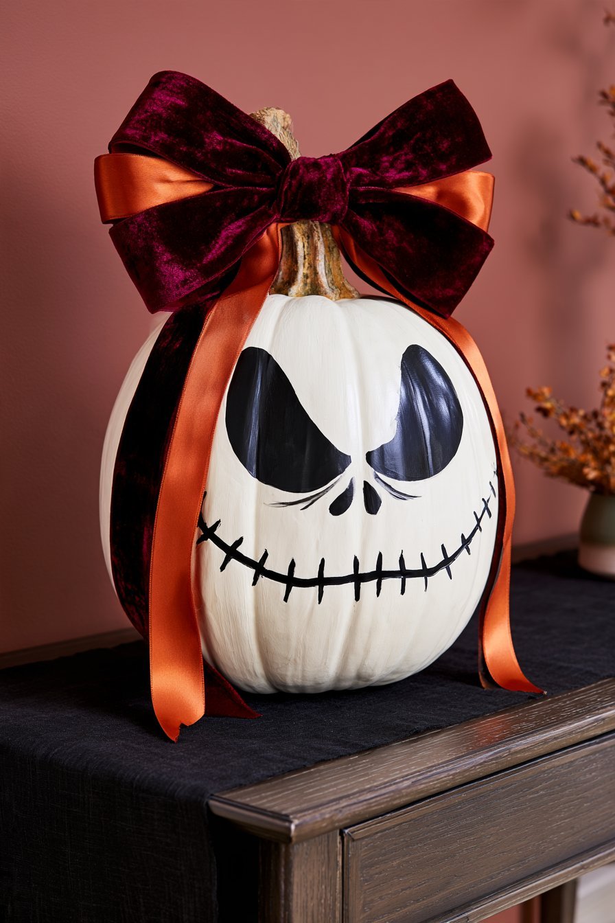 25 Nightmare Before Christmas Pumpkin Ideas for Your Porch